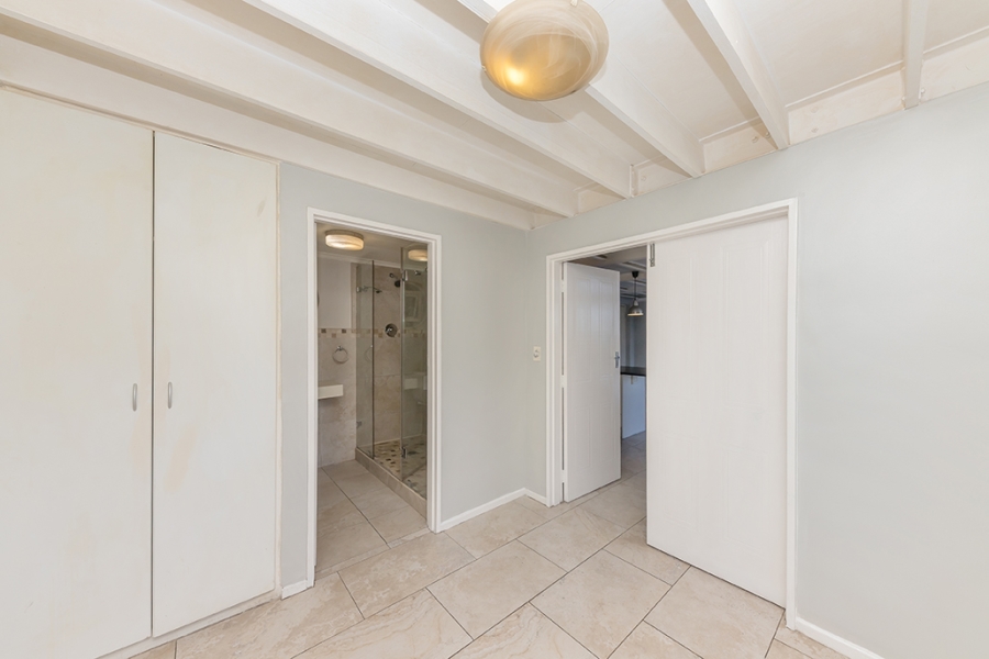 To Let 2 Bedroom Property for Rent in Green Point Western Cape